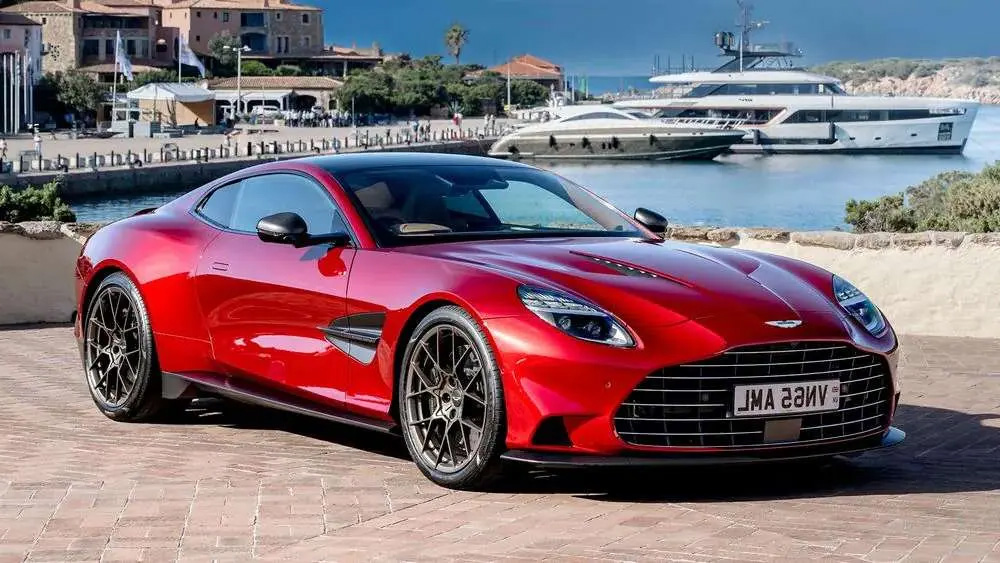 Aston Martin Vanquish 2025