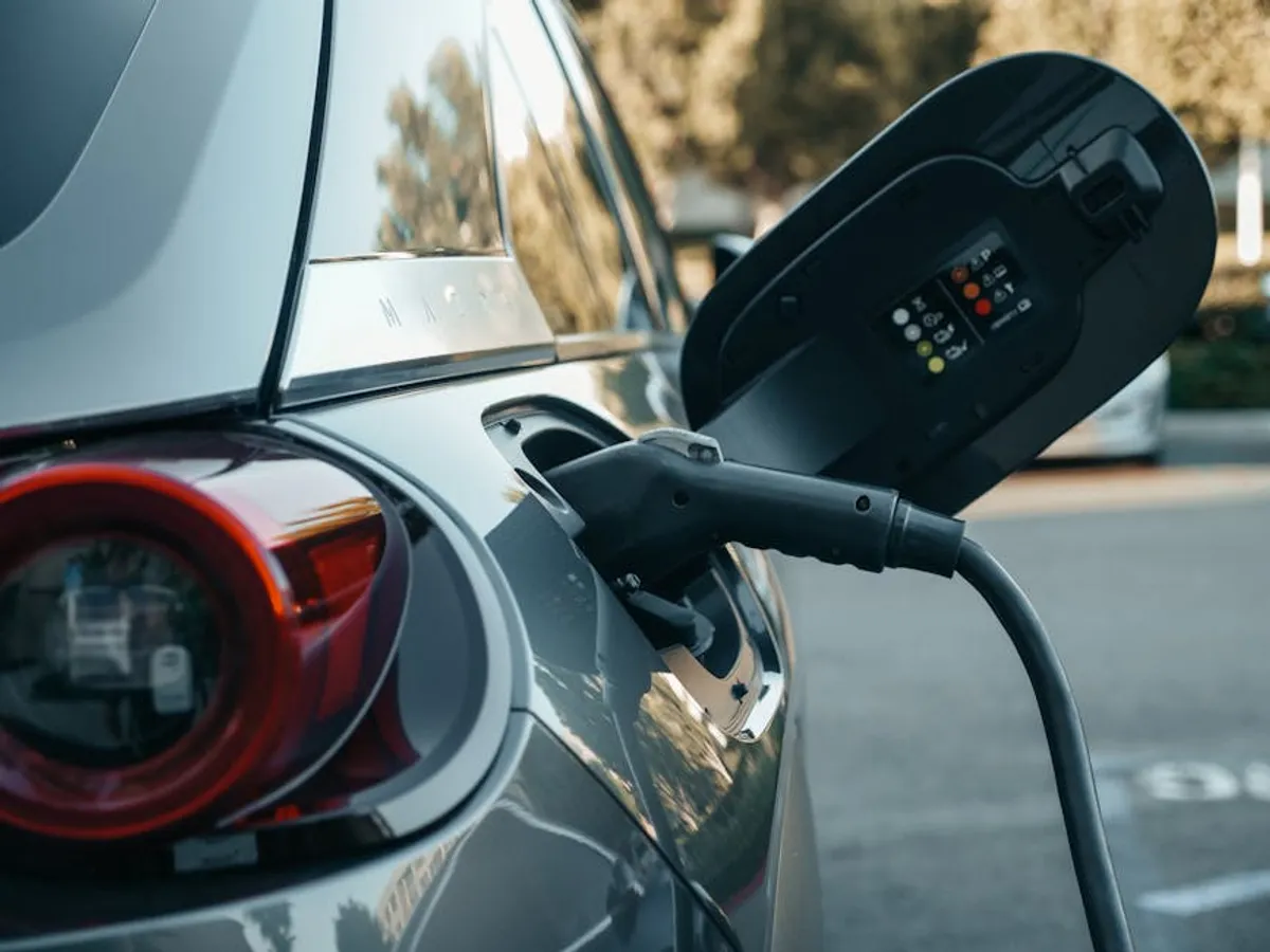 Electric Cars vs Gas Cars: Which Is Better?