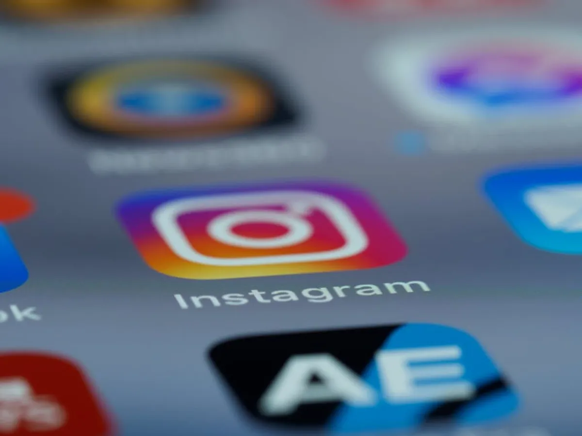 Insta Save Review: What It Is, Features, Safety, and Alternatives